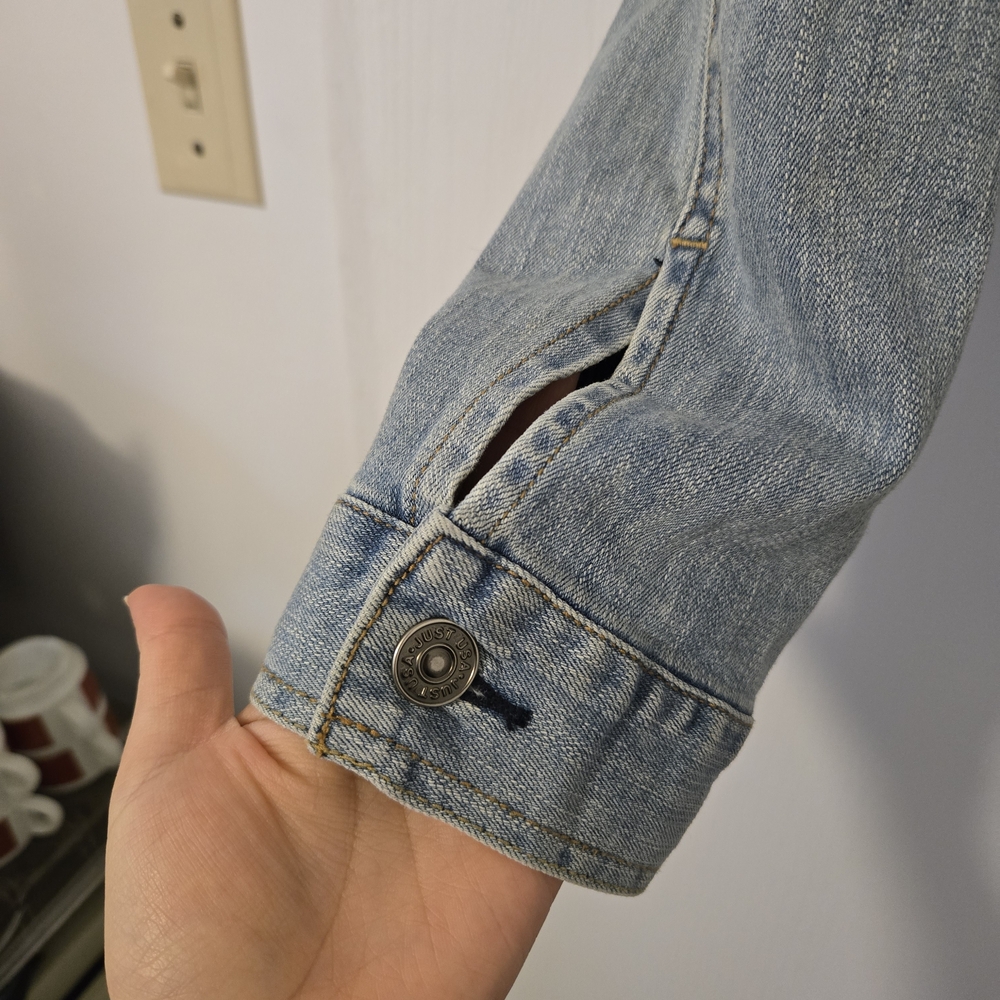 Cropped Denim Jacket - Picture 8 of 9